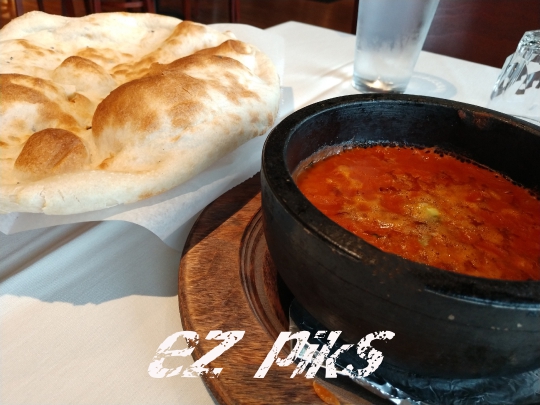 Arabian bread and beans 