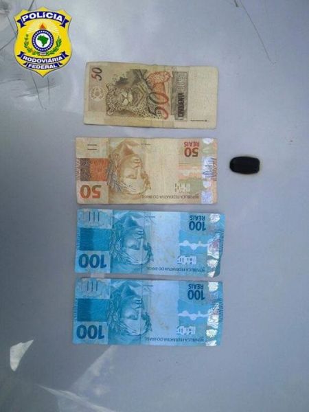 dinheiro falso