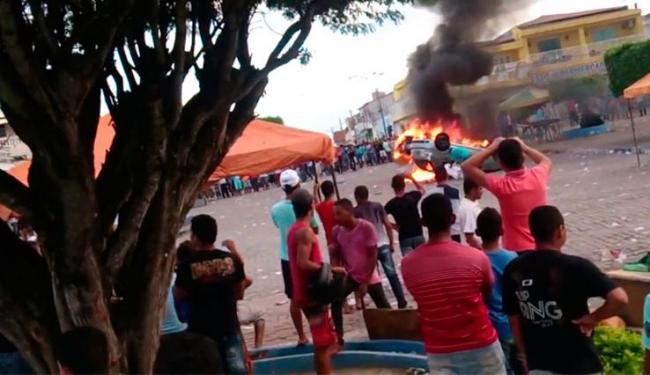 carro-queimado_1434330