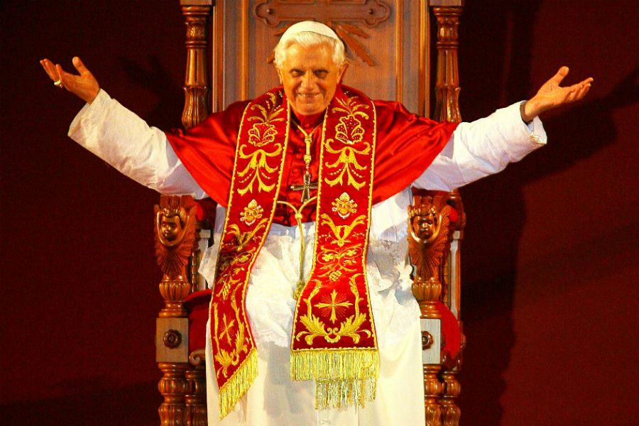 Bento XVI preferiu dormir durante a partida