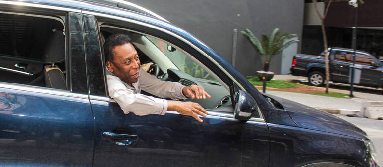 PELÉ RECEBE ALTA HOSPITALAR E VOLTA PRA CASA NESTE SÁBADO