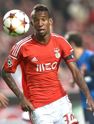 talisca-benfica-afp