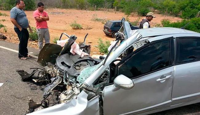 650x375_acidente-bahia-mortes-curaca_1475414
