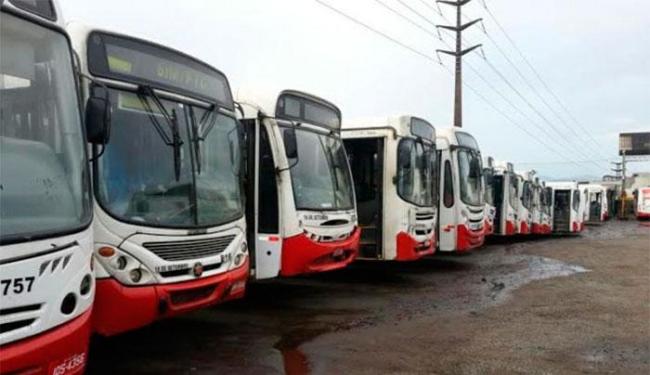 650x375_paralisacao-de-onibus-em-feira-de-santana_1477525