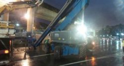 1543,maquina-do-metro-quebra-e-complica-transito-na-av-bonoco-2