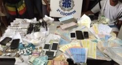 848,policia-apreende-mais-de-r-3-milhoes-em-cheques-em-alagoinhas-2