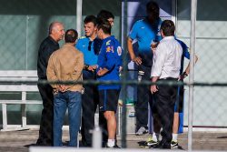 TERESÓPOLIS, RJ, 04.06.2015: FUTEBOL-SELEÇÃO - O presidente da CBF, Marco Polo Del Nero, deixa a Granja Comary em Teresópolis (RJ) após conversa com o coordenador de seleções, Gilmar Rinaldi, e o técnico Dunga, em tarde de treinamento da seleção brasileira. A equipe se prepara para o início da Copa América, que será disputada no Chile a partir do dia 11. (Foto: Eduardo Anizelli/Folhapress)