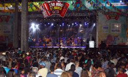 forrozeiros-de-plantao-disputam-shows-nas-pracas-e-largos-do-centro-historico_1532437