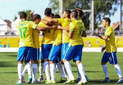 HAMILTON, CANADÁ, 16.07.2015 - PAN-FUTEBOL - Luan do Brasil durante partida contra o Peru jogo válido pelo grupo A dos jogos Pan-americanos no Estádio Tim Hortons na cidade de Hamilton no Canadá nesta quinta-feira, 16. (Foto: William Volcov/Brazil Photo Press/Folhapress)
