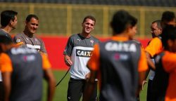 650x375_treino-vitoria-mancini_1553341