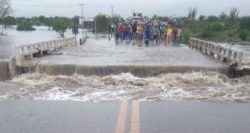 11448,apos-forte-chuva-enchente-toma-conta-de-riachao-de-jacuipe-veja-video-2