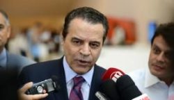 Por meio de carta,Henrique Eduardo Alves disse que pensou muito antes da decisão