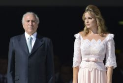 A presidenta Dilma Rousseff e o vice, Michel Temer, durante cerimônia de posse no Palácio do Planalto (José Cruz/Agência Brasil)