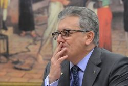 Brasília - CPI da Petrobras, E/D. deputado Antonio Imbassai, presidente Hugo Mota, relzator Luiz Sergio, e o depoente presidente da Petrobras, Aldemir Bendine