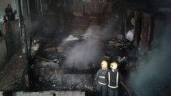 Casa ficou totalmente destruída pelo incêndio