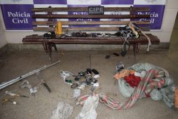 tereza-e-material-apreendido-na-custodia-em-brumado-foto-site-brumado-noticias-01