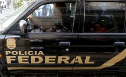 Carro da Polícia Federal visto no Rio de Janeiro.     28/07/2015        REUTERS/Sergio Moraes