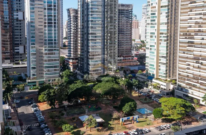 Casa Brasileira | 4 dormitórios | 236 metros | com piscina privativa no Setor Bueno.