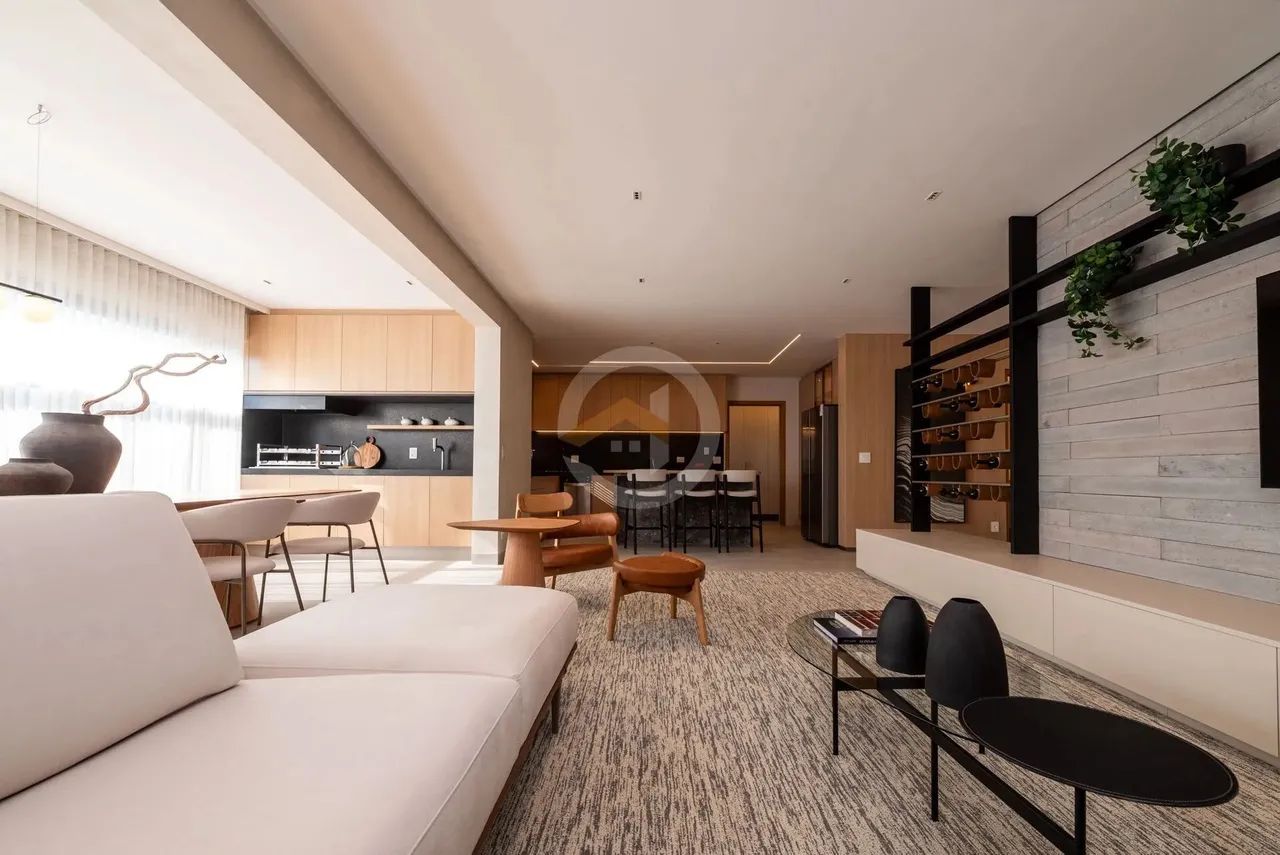 Apartamento de 4 quartos sendo 3 suítes , 3 vagas de garagem, Setor Bueno ao lado da Praça