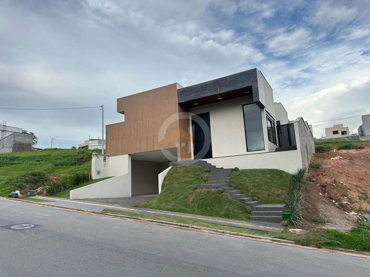 Casa no Jardins Bolonha em Senador Canedo com 3 suítes plenas
