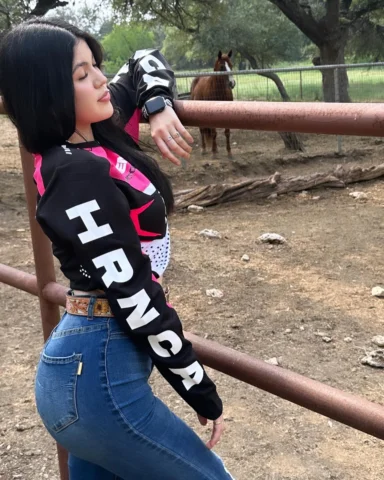 i can’t tell if they mad at me .. or mad it’s me 🤷🏻‍♀️. @herenciaclothing