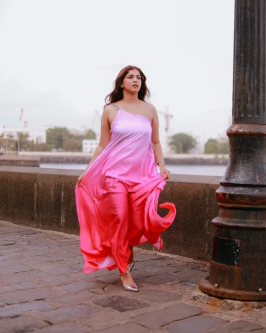 romanticising every step 🌷

@omkar.backstage