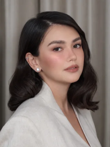 Glowing differently these days @iamangelicap ✨