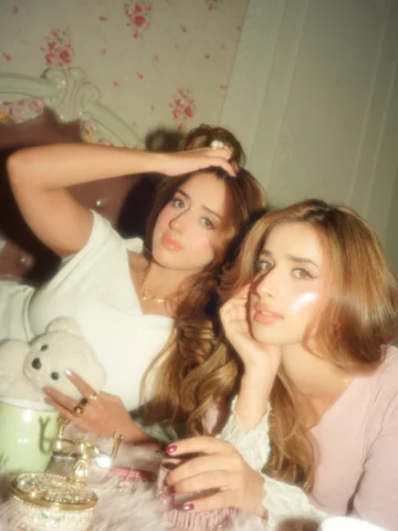 Can’t talk right now, doing hot girl shit💆🏼‍♀️✨🎀

@shamsiisaqib