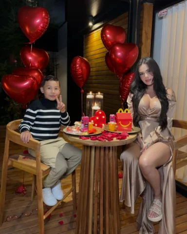 Una cena muy especial con mi mamá @soycintiacossio 🥰❣️