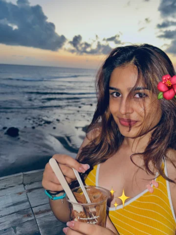 Stayed until the sky had nothing left to say🌸