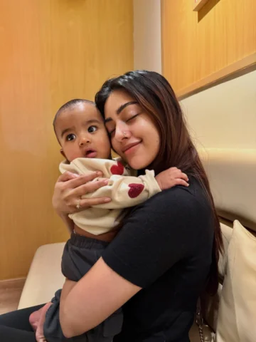A lil visitor came over yesterday ♥️ Baby smell > everything