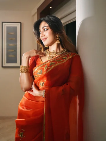 🧡✨

Wearing @raw_mango 
Bling @manjulajewellers 
Styled by @manogna_gollapudi 
