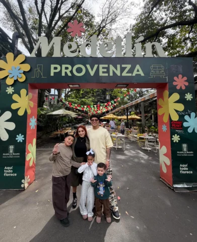 COLOMBIA TE QUIERO ❤️🇨🇴 
Que bonito la pasamos, que rico comimos, que buena fi