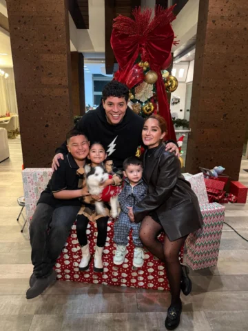 Feliz Navidad 🎄 
Mi mejor regalo siempre será tenerlos a ustedes,verlos felices
