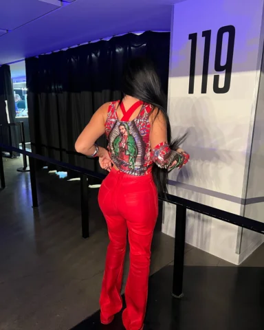 por las noches @FashionNova ❤️ 

Topic Of Discussion Coated Moto Flare Jeans - R