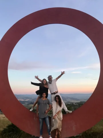 Qué buen día celebrar el hecho de ser madre y celebrar la vida de las mamás que 