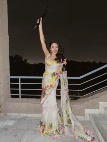 So grateful ! Another one from last night …. Congrats team Shayar 🙌

#filmfare 
