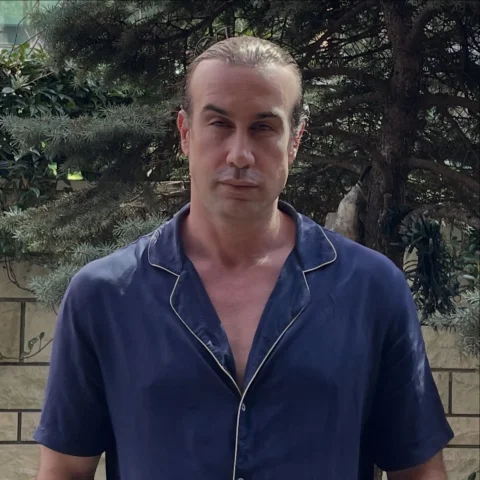 This is how i walk around shoreditch