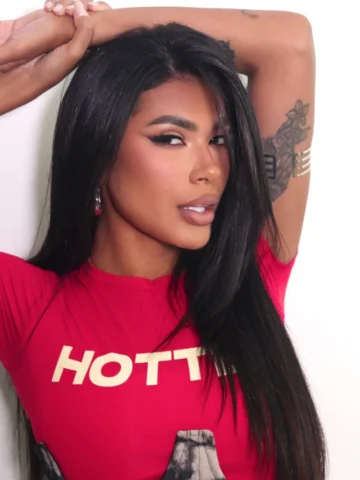 É desse jeito que a Pocahontas goxxxxta 💋

MakeUp @giovvanederek.makeup 
Hair @