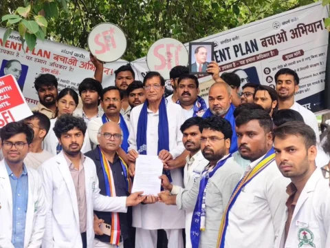 #SCP_बचाओ_70_प्रतिशत_आरक्षण_बचाओ

लखनऊ के ईको गार्डन में स्पेशल कंपोनेंट प्लान (