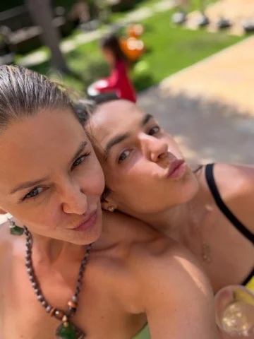 Fofolete @alimenga = Pequena, Graciosa, muito fofa, delicada, que tem um poder E