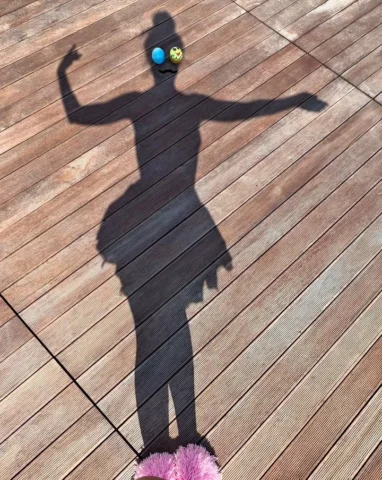 بشيل اتسلّى كتير بالصيفية 💃
خبرونا اكتر عن اجواءكن هالصيف ☀️
#ما_بتعرفني