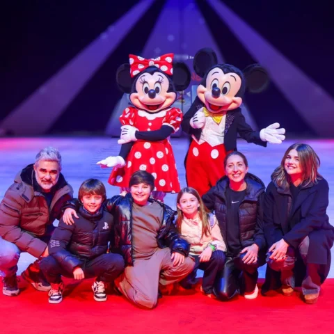 Familia, salida con los más peques de nuestra vida! Gracias !!!! 🤩 @disneyplusl
