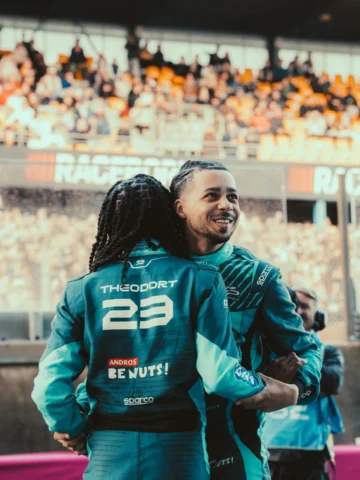 MERCI ❤️

Je ne prends quasiment jamais de photos donc j’en ai peu à vous partag