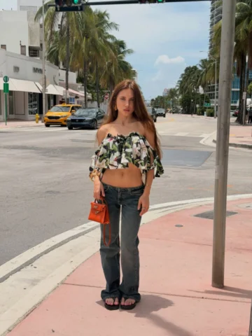 🌴