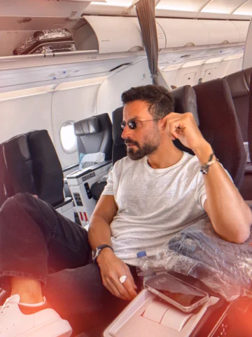 London here i come 🇬🇧 

See u on Saturday 18/july at “CADOGAN -HALL” 😍