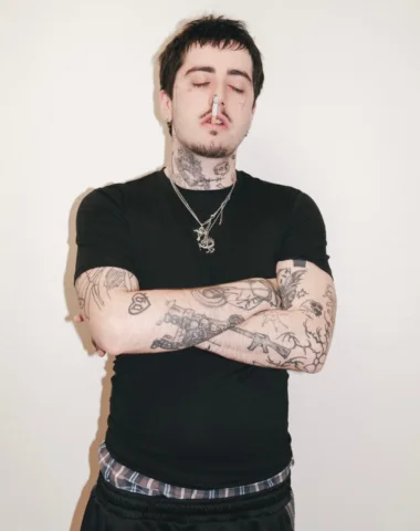 me informan de q la vida son dos dias asi q por favor intenten pasar el maximo t