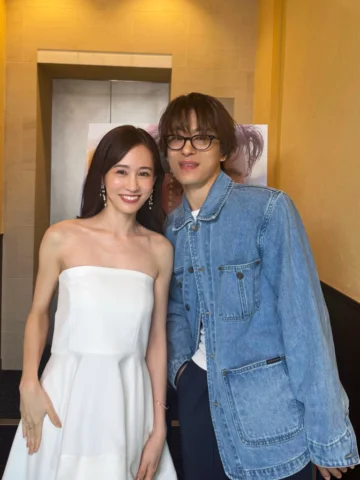映画『サヨナラの引力』のジャパンプレミアに、花束プレゼンターとして登壇させていただきました。本当に光栄に思います。
本編はもう後半涙が止まりませんでした。
1組