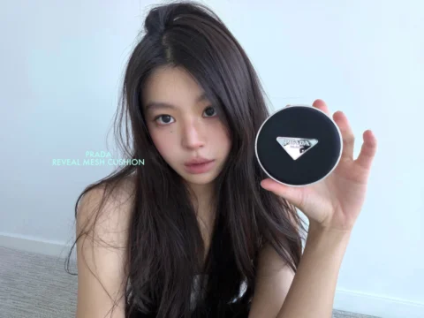 여러분께 꼬옥 추천하고 싶은 제 최애 쿠션 @pradabeauty 리빌 메쉬 쿠션!🙂‍↕️ #광고 
 
몇 통째 사용 중인 만큼 익숙한 제품인