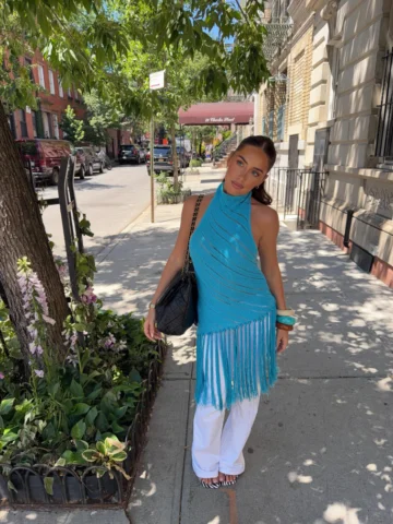 Strolling the city 💙🧡